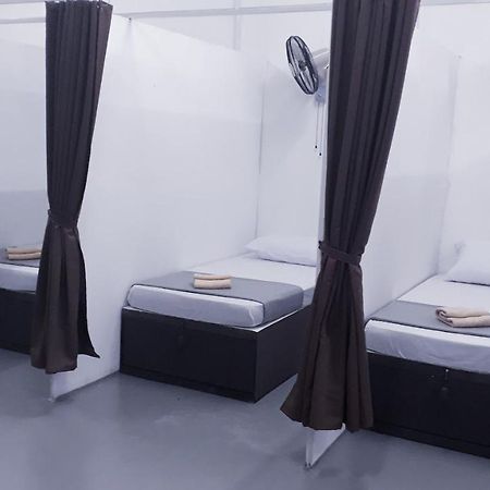 Albergue Dorm Master Padang Mat Sirat Exterior foto