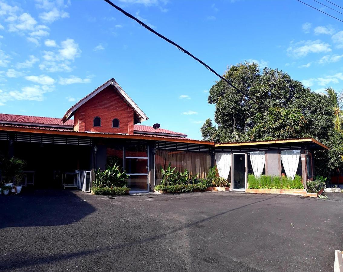 Albergue Dorm Master Padang Mat Sirat Exterior foto