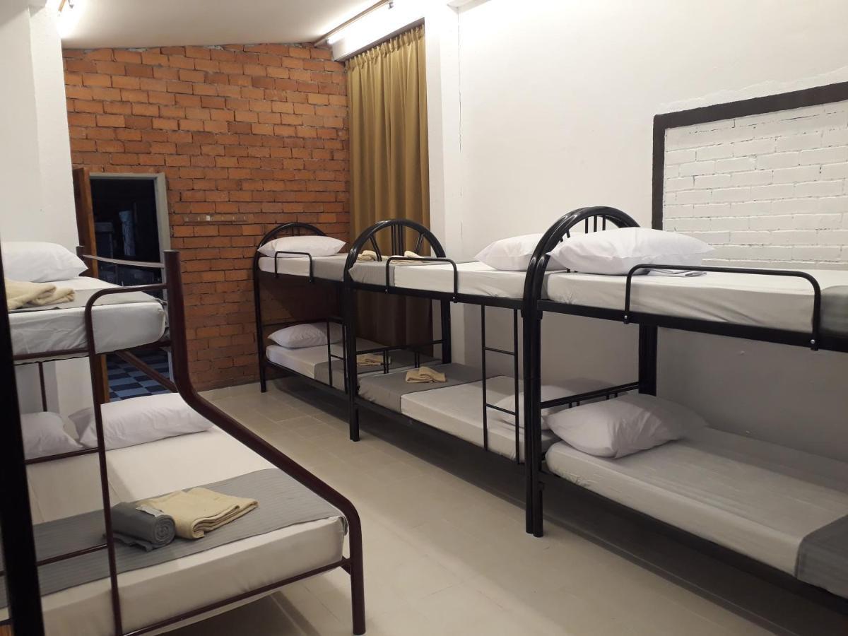 Albergue Dorm Master Padang Mat Sirat Exterior foto
