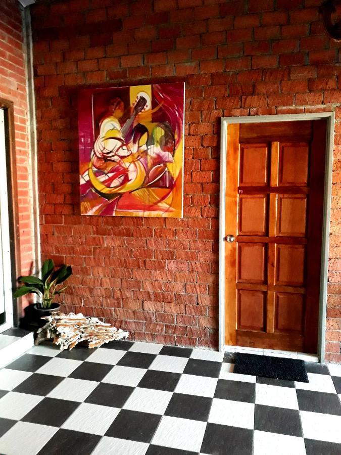 Albergue Dorm Master Padang Mat Sirat Exterior foto